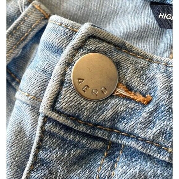 Aerpostale Womens High‎ Rise Jeggings Light Wash Distressed Jeans Size 12 Aero - Picture 4 of 7